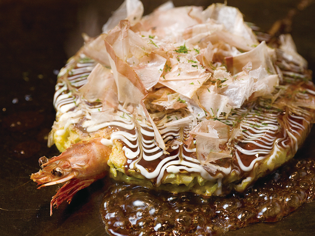 CHIBO is the Okonomiyaki store with history of over 40 years! Introducing the determination of the first store of CHIBO, CHIBO SENNICHIMAE!