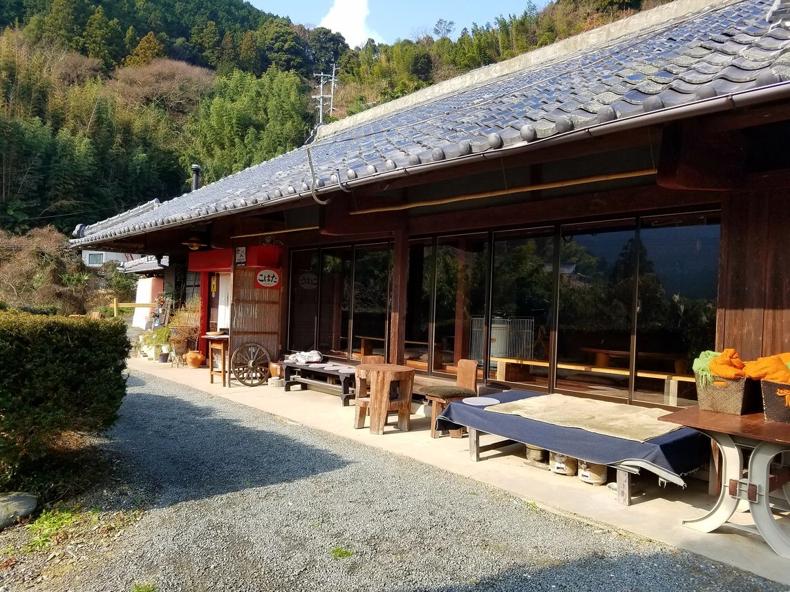 ちょっぴり旅気分で楽しめる 和歌山の自然豊かな山の上のパン屋さん5選 ロカル和歌山